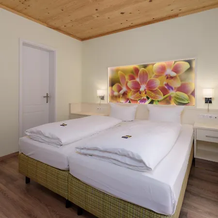 Mosel Village Resort Элленц-Польтерсдорф Экстерьер фото